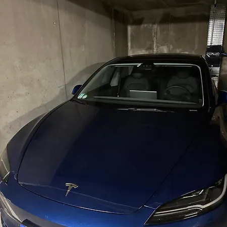 Apartment Air Conditioned 78 M2, Terrace 50m2 *