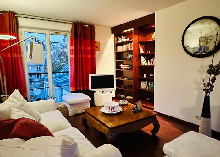 Air Conditioned 78 M2, Terrace 50m2 Apartment